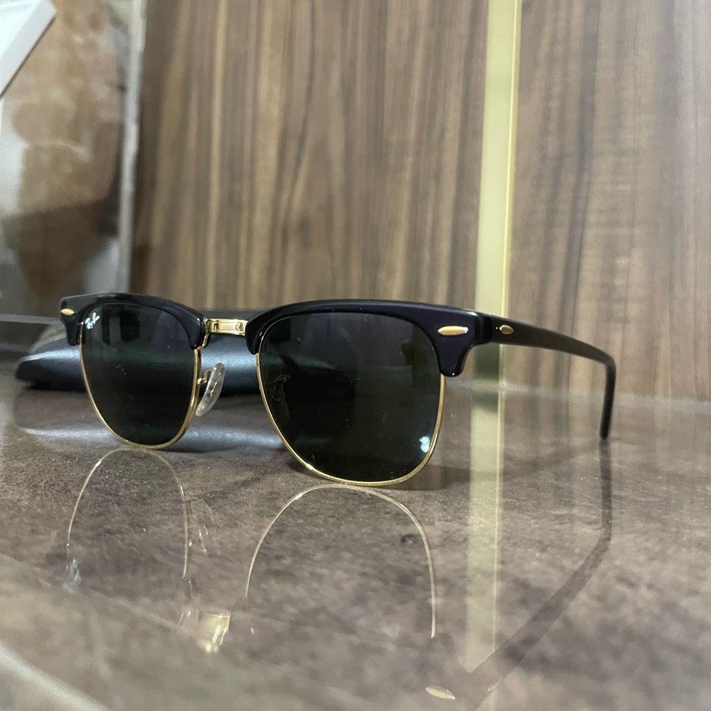 Ray ban black sunglasses, with original case included